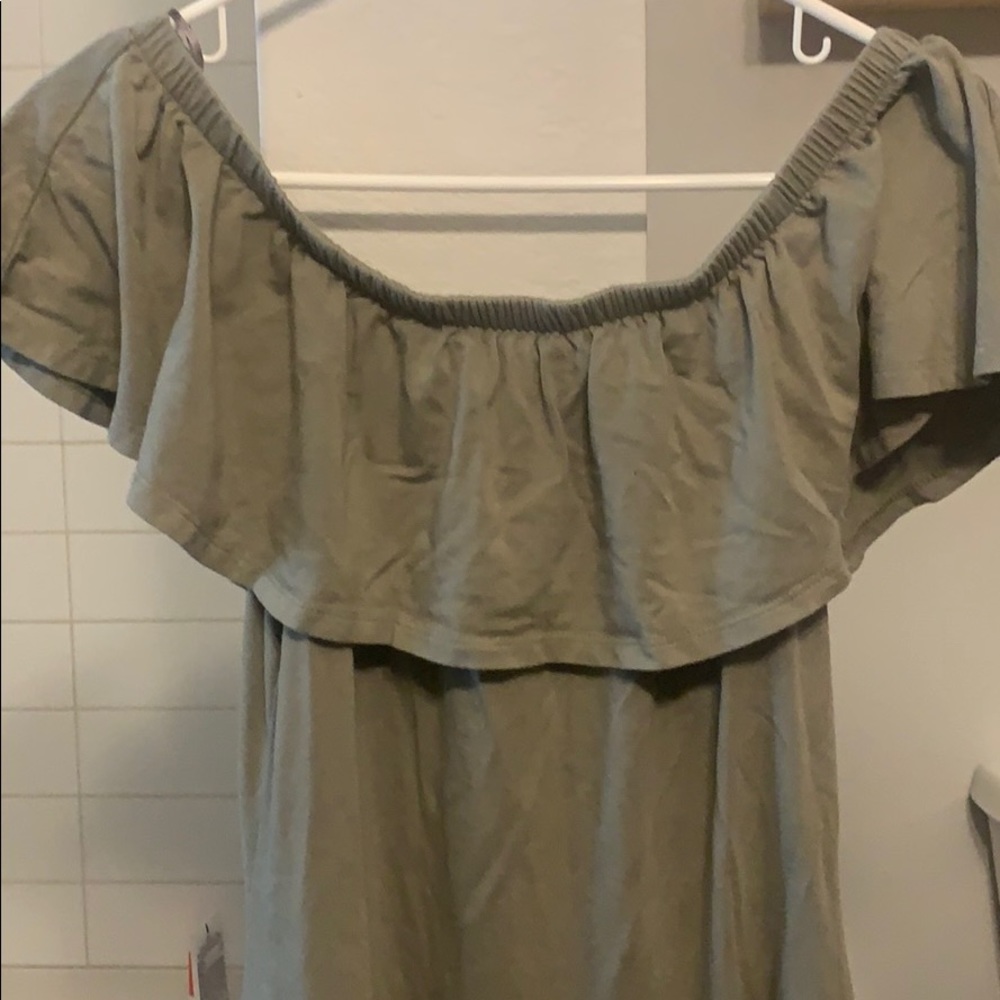 Shoulder shirt